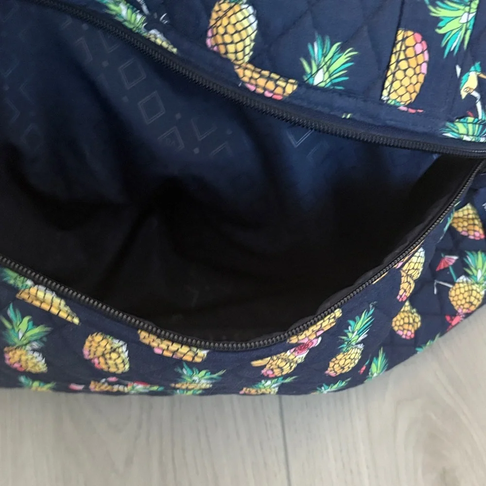 Vera Bradley Toucan Party Pineapple quilted bag set. Plus 4 other travel items - Picture 13 of 16